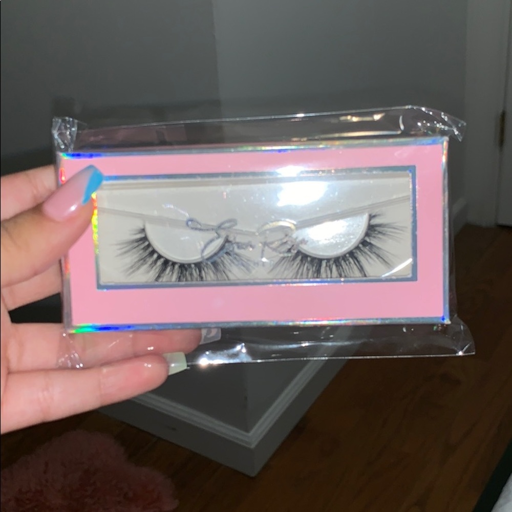 Elen rose lashes
